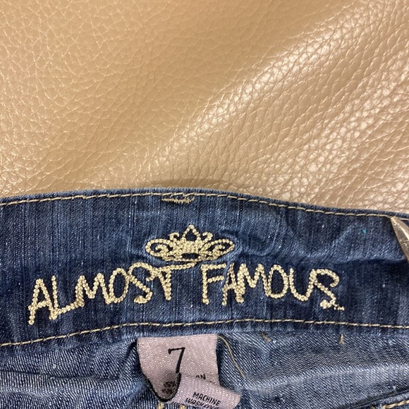 Almost Famous Jeans - Size 7 - Picture 4 of 11